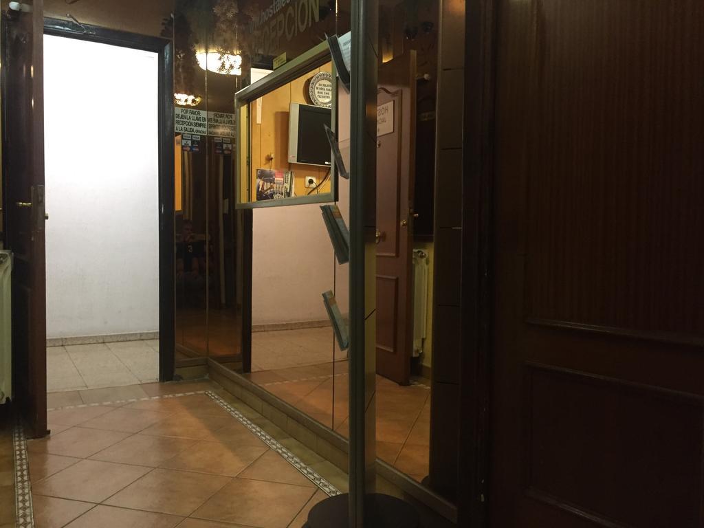 Hostal Jacinto อัลกาลาเดเอนาเรส ภายนอก รูปภาพ